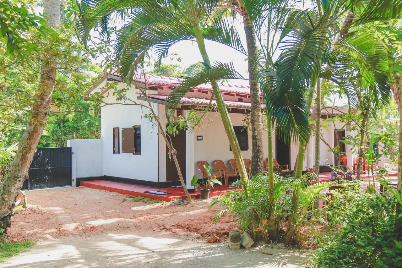 Hikka Surf Hostel Hikkaduwa Luaran gambar